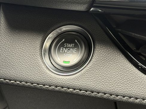 Used 2025 Buick Enclave Preferred image 38