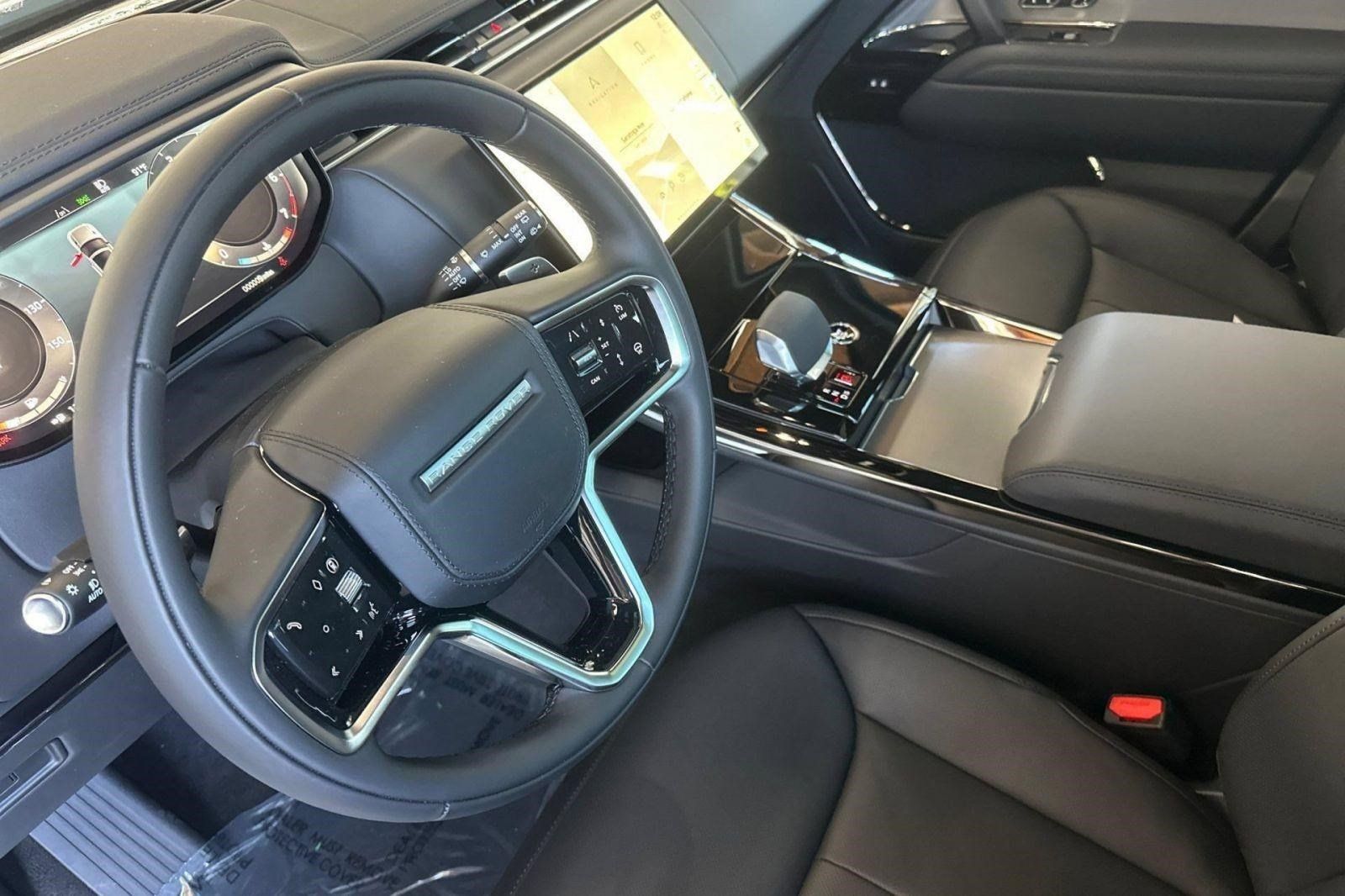 New 2026 Land Rover Range Rover Sport SE AWD/4WD image 4
