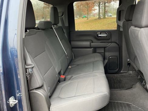 Used 2021 Chevrolet Silverado 2500 Custom w/ Custom Value Package image 17