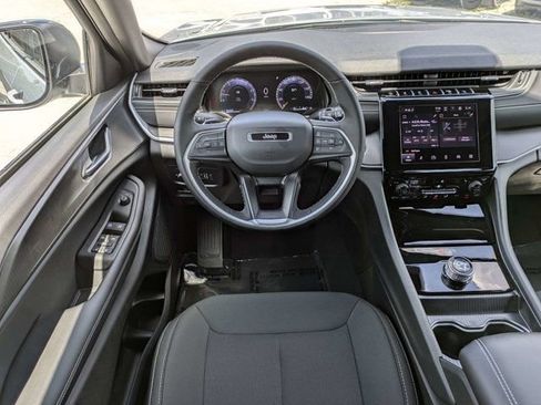 New 2026 Jeep Grand Cherokee L 2WD image 17