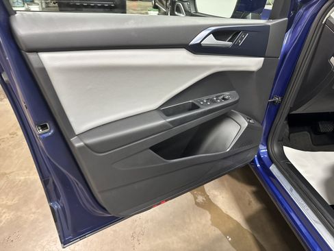 Certified 2022 Volkswagen Taos SE image 13