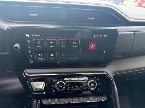 Used 2024 GMC Sierra 2500 AT4 w/ AT4 Premium Plus Package AWD/4WD image 8