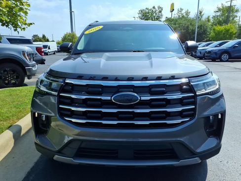 Used 2025 Ford Explorer Active w/ Active Comfort Package AWD/4WD image 2