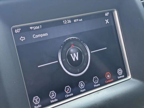 Used 2018 Jeep Grand Cherokee Laredo RWD image 10