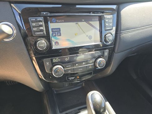 Used 2017 Nissan Rogue SL AWD/4WD image 29
