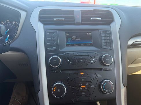 Used 2015 Ford Fusion SE w/ Equipment Group 202A image 18