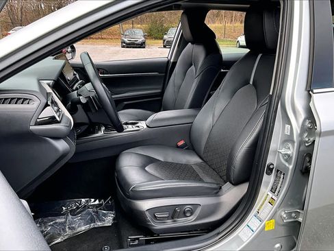 Used 2022 Toyota Camry XSE image 8