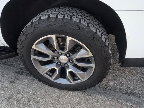 Used 2022 Chevrolet Tahoe LT w/ LT Signature Plus Package image 14