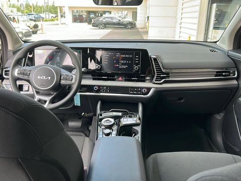 New 2025 Kia Sportage LX image 16
