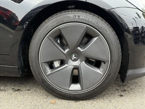 Used 2021 Tesla Model 3 Standard Range Plus image 14