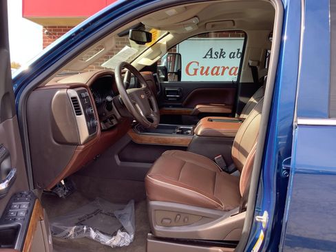 Used 2018 Chevrolet Silverado 2500 High Country w/ Duramax Plus Package AWD/4WD image 8