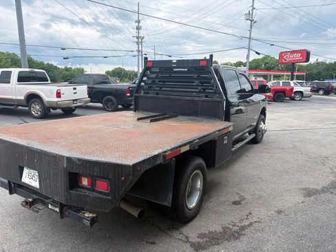 Used 2019 RAM 3500 Tradesman w/ Chrome Appearance Group AWD/4WD image 4