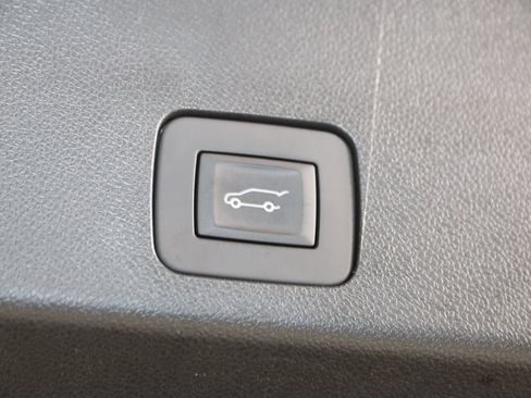Used 2025 Buick Encore GX Sport Touring AWD/4WD image 44