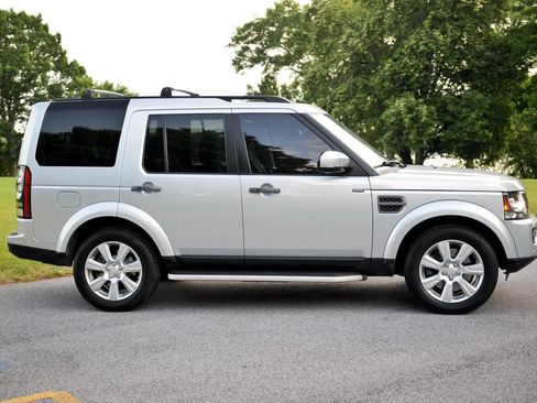 Used 2016 Land Rover LR4 HSE Silver Edition AWD/4WD image 5