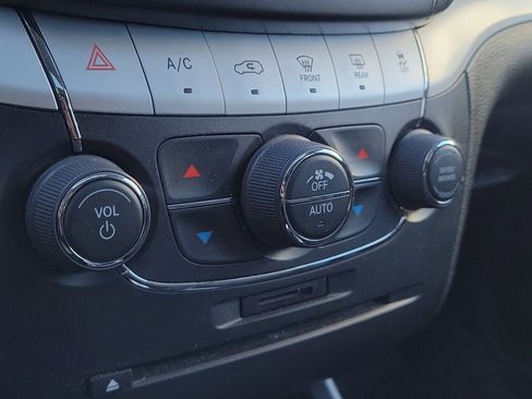 Used 2015 Dodge Journey R/T w/ Flexible Seating Group image 27