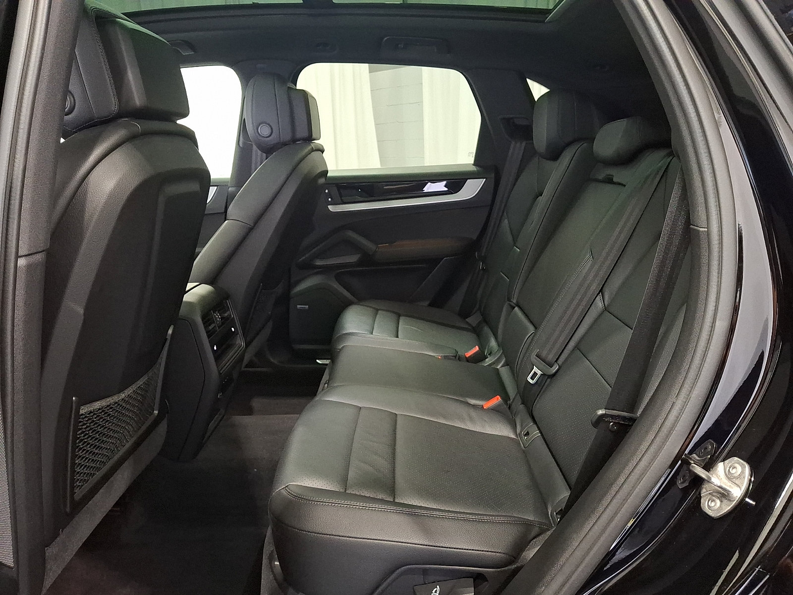 Used 2024 Porsche Cayenne AWD/4WD image 10