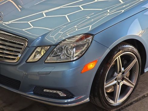 Used 2010 Mercedes-Benz E 550 Sedan image 20