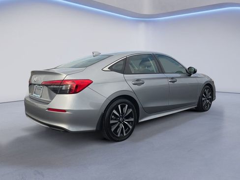 Used 2023 Honda Civic EX image 5