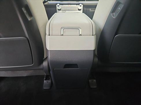 Used 2024 Hyundai Santa Fe Limited AWD/4WD image 18