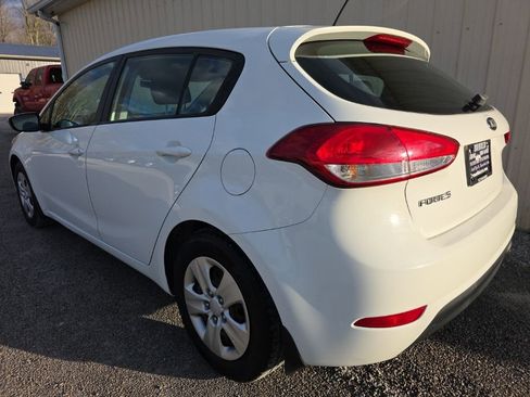 Used 2017 Kia Forte LX image 9