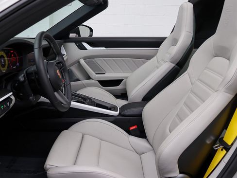 Used 2026 Porsche 911 Targa 4 GTS AWD/4WD image 39