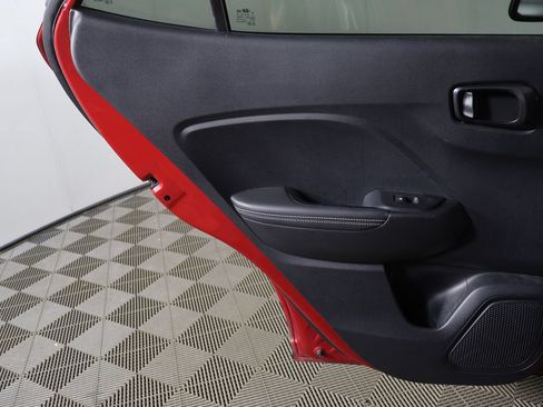 Certified 2023 Hyundai Venue Limited FWD image 21