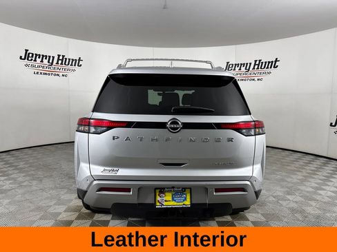 Used 2025 Nissan Pathfinder Platinum w/ Cargo Package FWD image 7