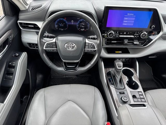 Used 2023 Toyota Highlander Platinum AWD/4WD image 5