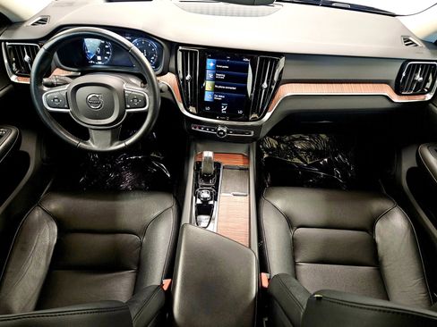 Used 2022 Volvo S60 B5 Momentum FWD image 14
