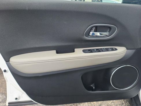 Used 2021 Honda HR-V EX image 10