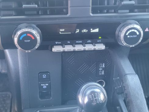 Used 2024 Toyota Tacoma SR AWD/4WD image 23