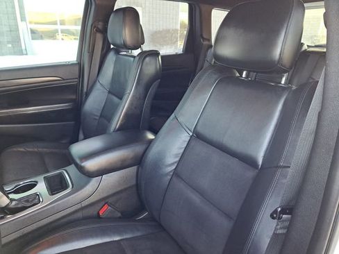 Used 2020 Jeep Grand Cherokee Altitude image 7