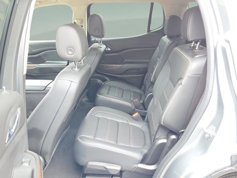 Used 2023 GMC Acadia Denali w/ Denali Ultimate Package image 9