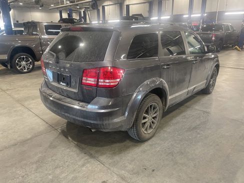 Used 2020 Dodge Journey SE w/ Blacktop Package image 3