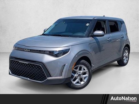 Used 2024 Kia Soul LX w/ Option Group 015 FWD image 1