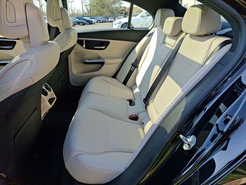Used 2023 Mercedes-Benz C 300 4MATIC Sedan image 8