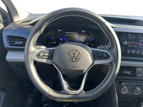 Used 2022 Volkswagen Taos SE image 13