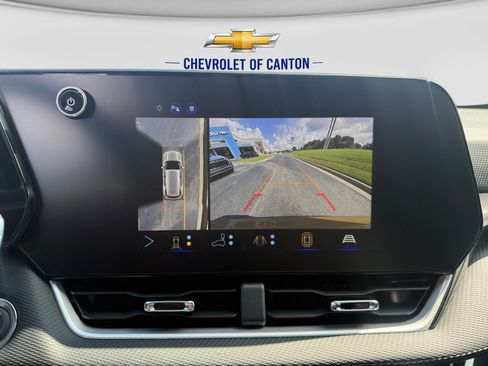 New 2027 Chevrolet Equinox LT w/ Convenience Package II FWD image 29