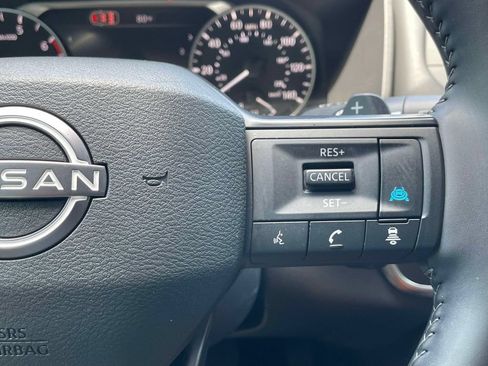 Used 2026 Nissan Rogue SV FWD image 23