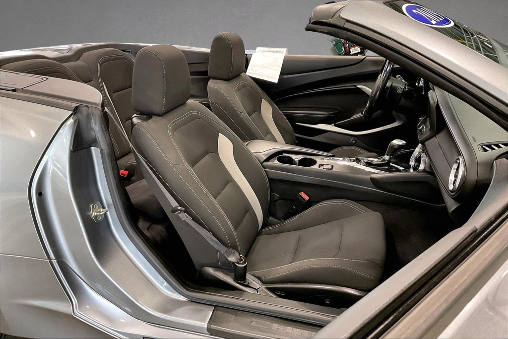 Used 2019 Chevrolet Camaro LT RWD image 27