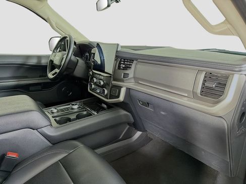Used 2024 Ford Expedition Max XLT AWD/4WD image 32