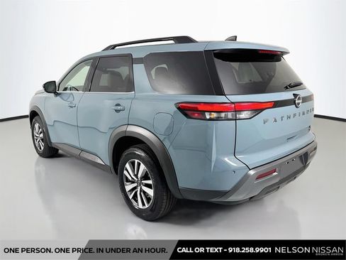 Certified 2026 Nissan Pathfinder SL FWD image 7