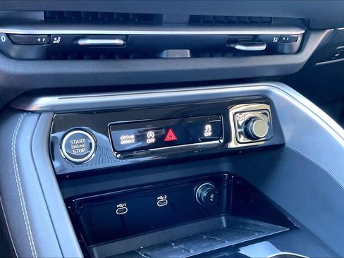 Used 2025 Audi Q5 Premium AWD/4WD image 15