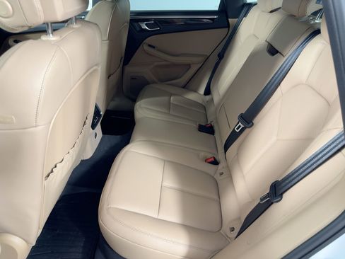 Certified 2026 Porsche Macan AWD/4WD image 14
