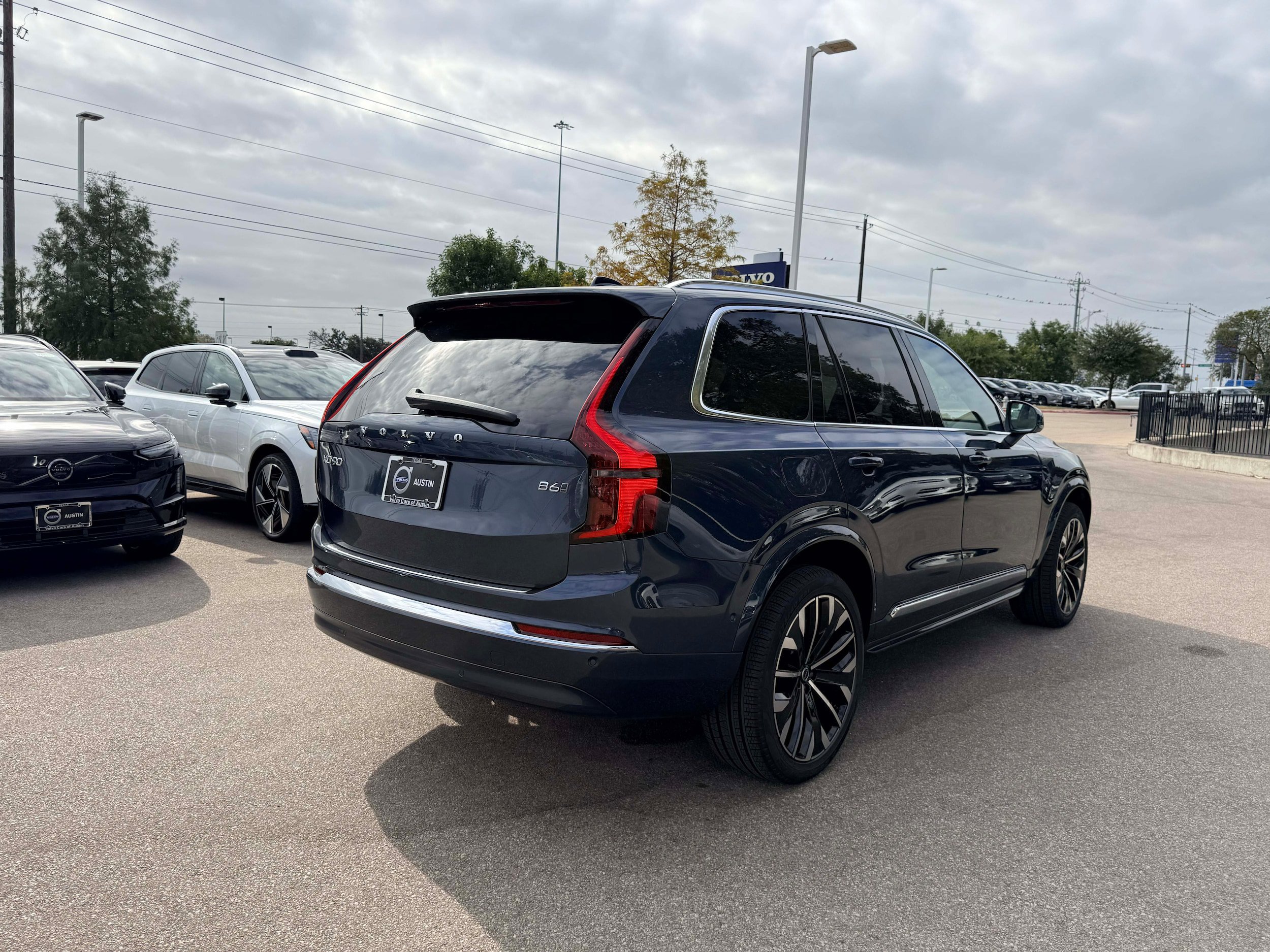 Used 2026 Volvo XC90 B6 Plus w/ Protection Package Premier AWD/4WD image 6