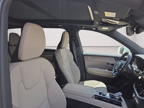 New 2026 Volvo XC90 B5 Core AWD/4WD image 13