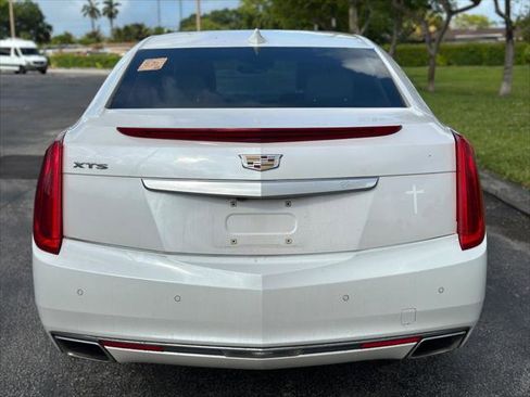 Used 2017 Cadillac XTS Luxury w/ Driver Awareness Package image 6
