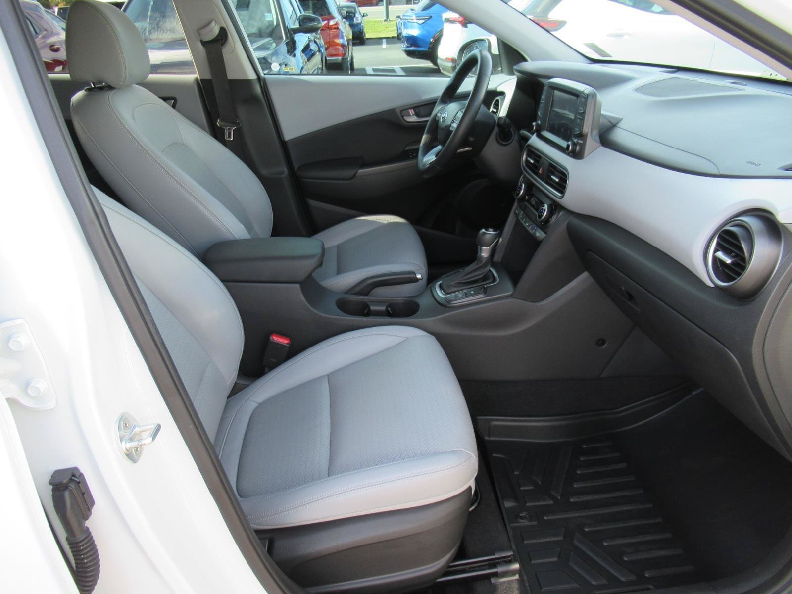 Used 2020 Hyundai Kona Limited FWD image 11