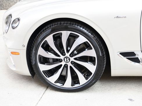 Used 2024 Bentley Continental GT image 27