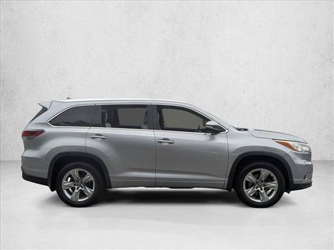Used 2016 Toyota Highlander Limited AWD/4WD image 4